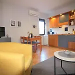 Ferienwohnung Lili Mit Pool, Grill Und Parkplatz
