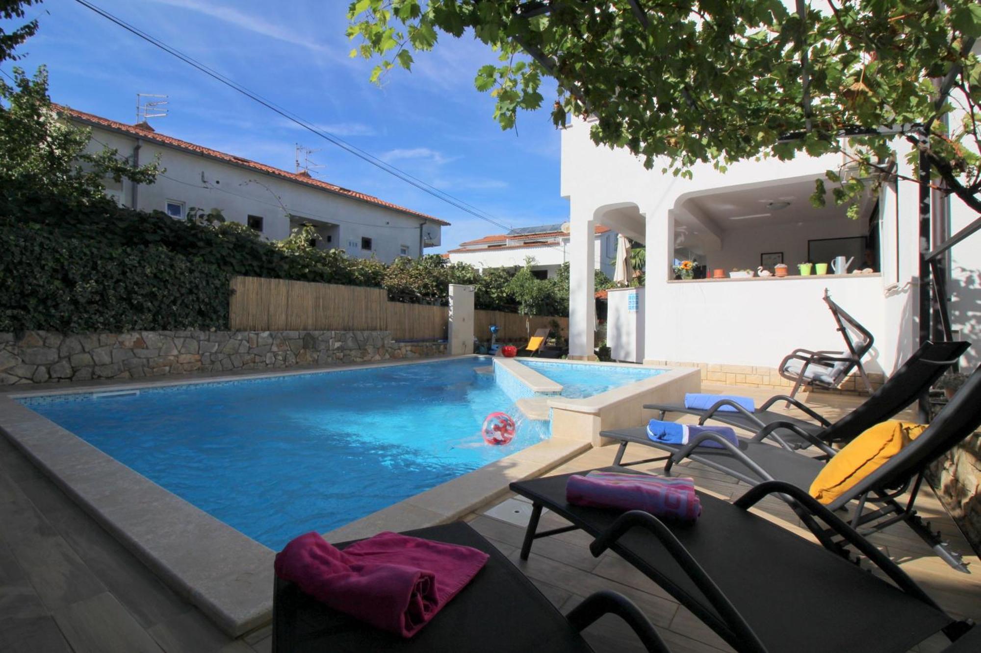 Apartment Lili Mit Pool, Grill Und Parkplatz Poreč