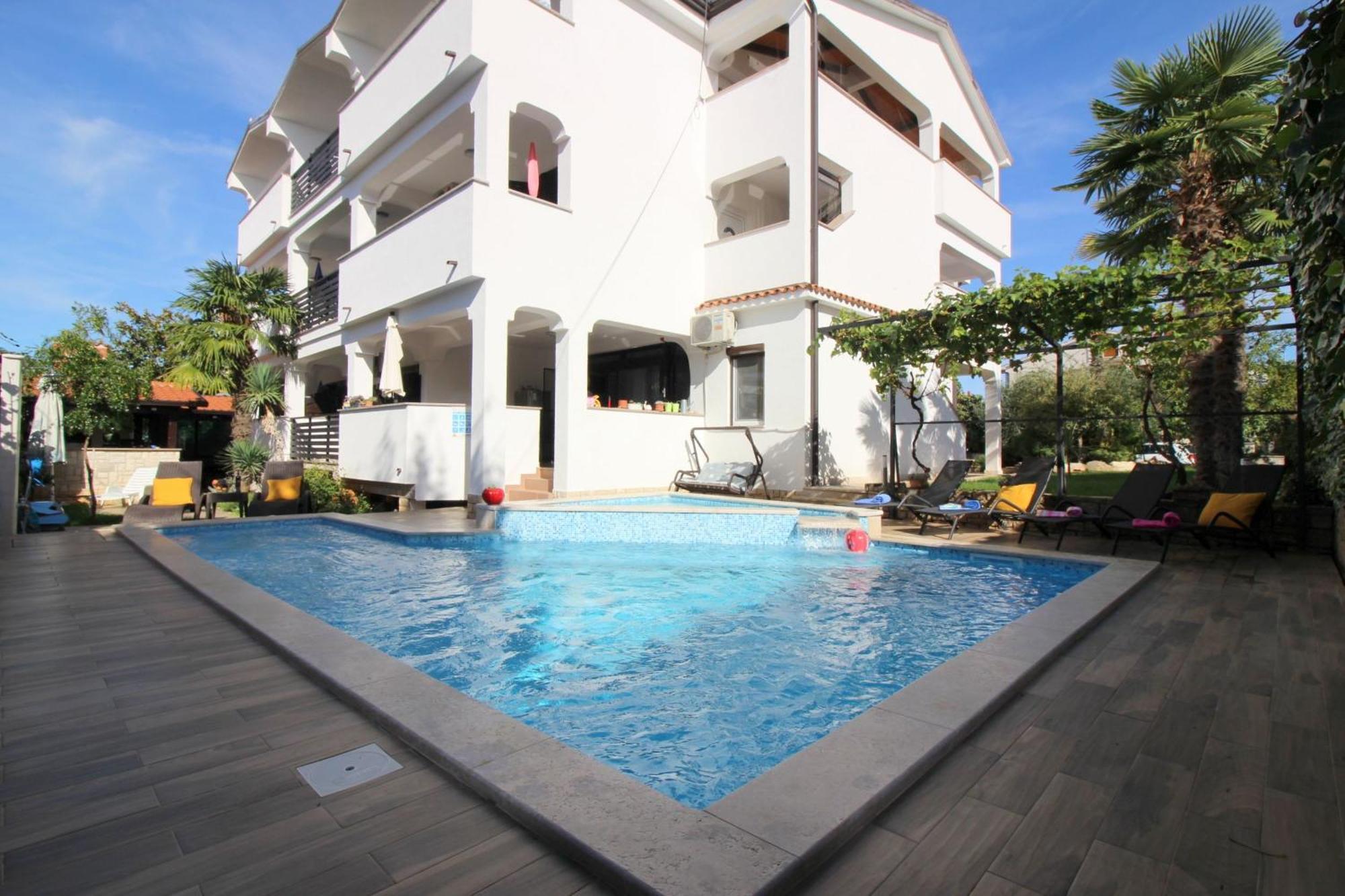 Lili Mit Pool, Grill Und Parkplatz Apartment *