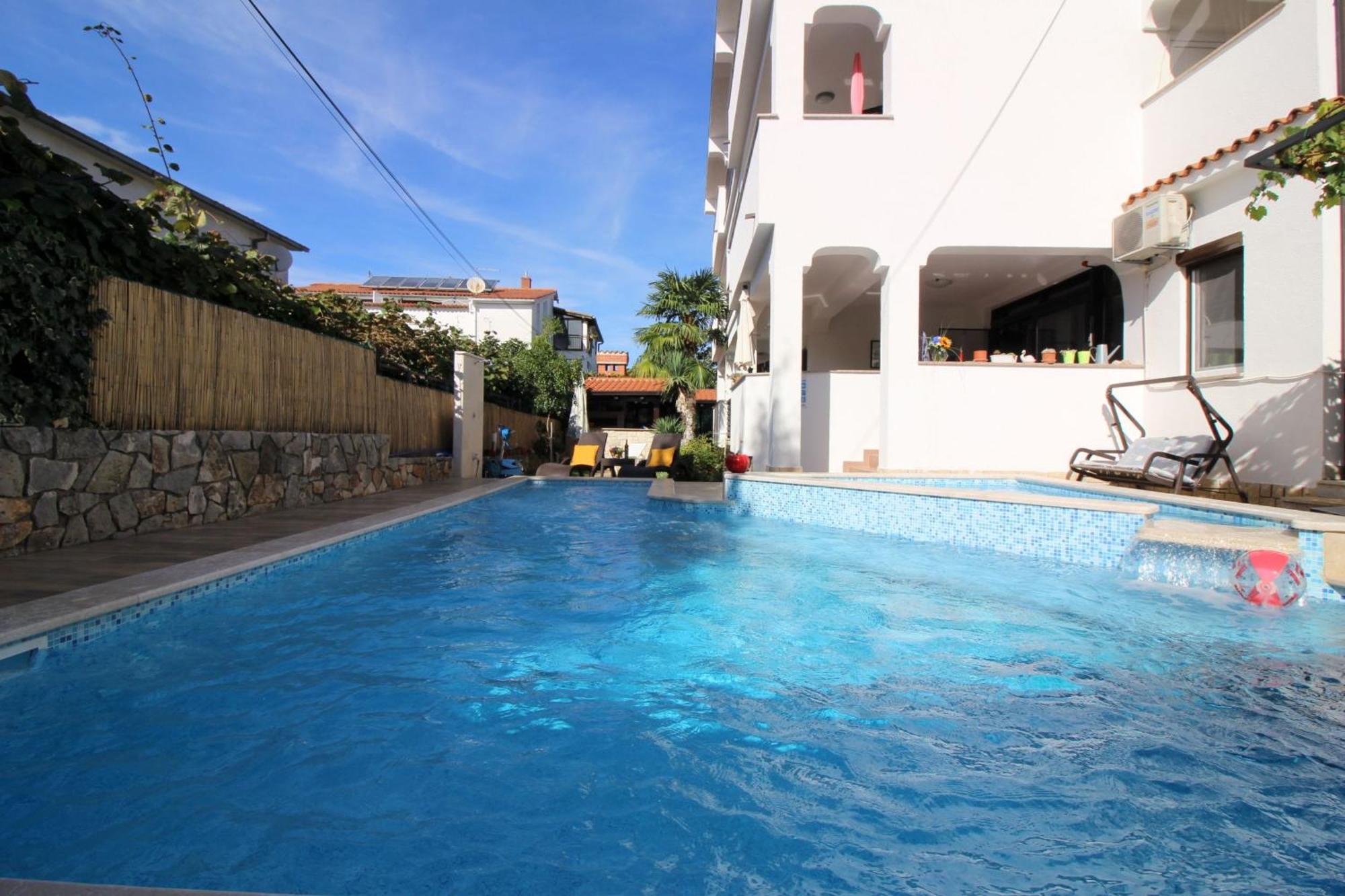 Lili Mit Pool, Grill Und Parkplatz Apartment *