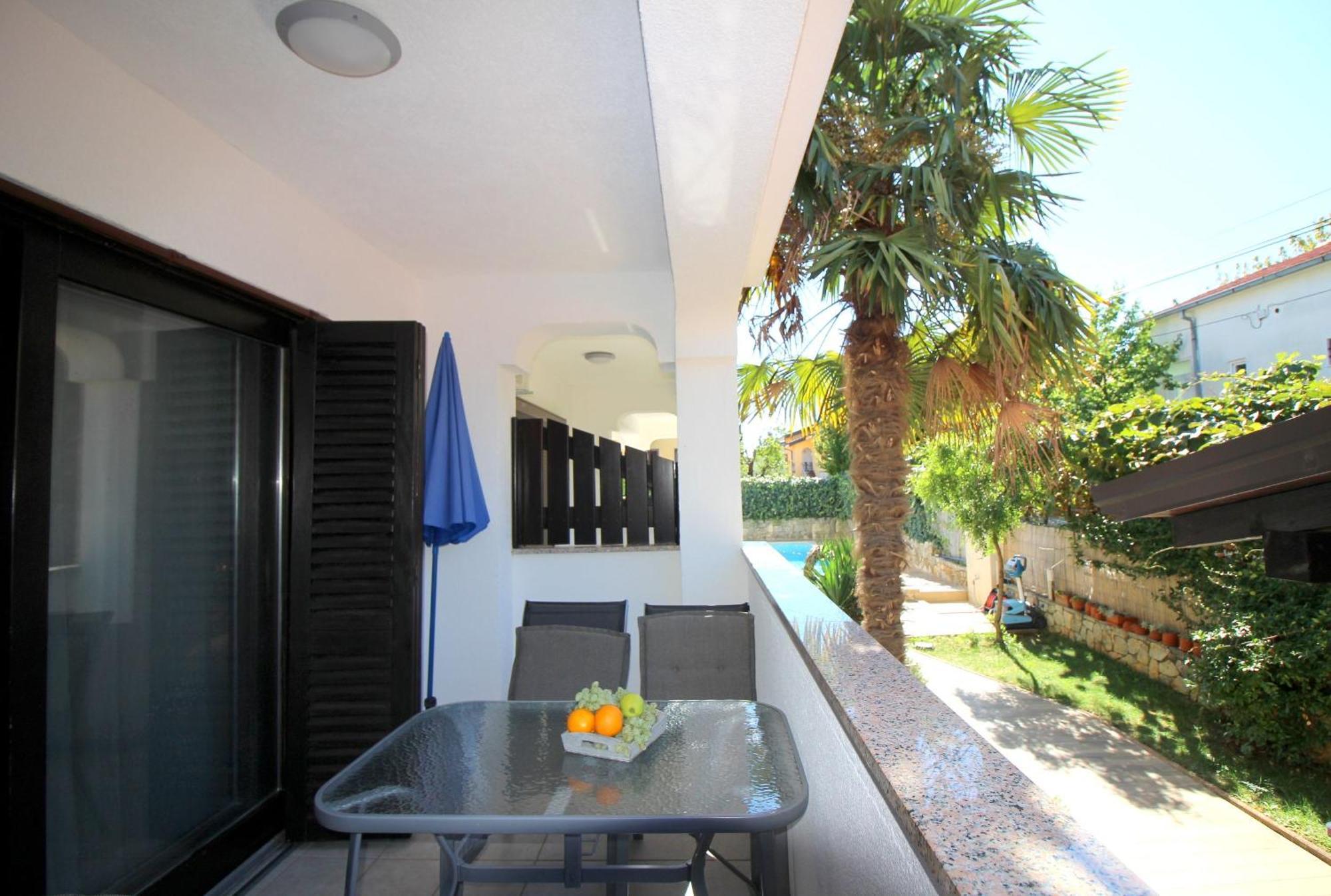 Lili Mit Pool, Grill Und Parkplatz Apartment Poreč